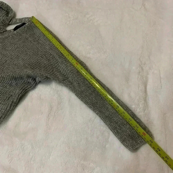 Forever 21 Women's Pullover Long Sleeve Knit Sweater V Neck Gray Size S - Picture 8 of 8